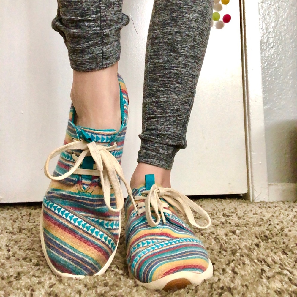 TOMS Shoes